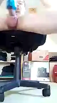 Snapshot of Erz84 chatting on March 3, 2025, 11:22 am Erz84 online show from March 3, 2025, 11:22 am