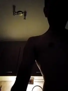 Snapshot of Erz84 chatting on October 16, 2025, 8:54 pm Erz84 online show from October 16, 2025, 8:54 pm