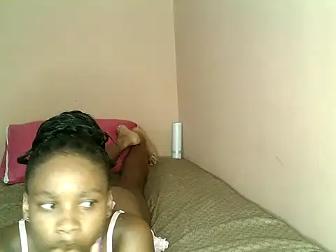 Cutenique online show from January 7, 2026, 2:30 pm