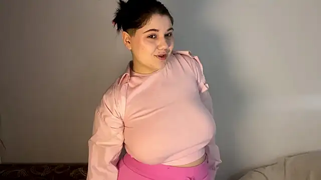 Snapshot of LunaBlakes chatting on March 2, 2026, 8:43 am LunaBlakes online show from March 2, 2026, 8:43 am