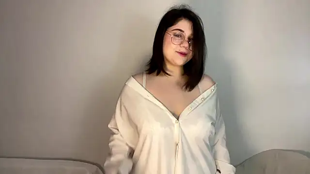 Snapshot of LunaBlakes chatting on March 3, 2026, 7:47 am LunaBlakes online show from March 3, 2026, 7:47 am