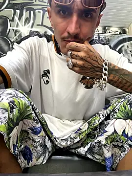 Snapshot of SweetCumshot chatting on January 15, 2026, 3:49 pm SweetCumshot online show from January 15, 2026, 3:49 pm