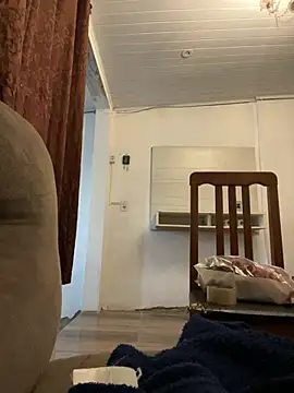 cdzinhahanna online show from February 8, 2026, 10:02 pm