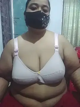 momo loves online show from February 11, 2026, 2:27 am