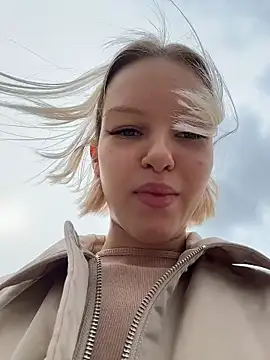 AshleyMur online show from April 12, 2026, 6:18 am