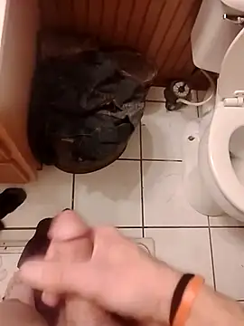 Snapshot of dannyK1505- chatting on January 10, 2026, 11:53 pm dannyK1505- online show from January 10, 2026, 11:53 pm