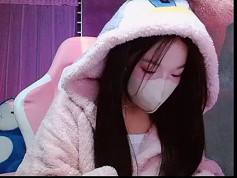 -Tamy- online show from January 9, 2026, 2:31 pm