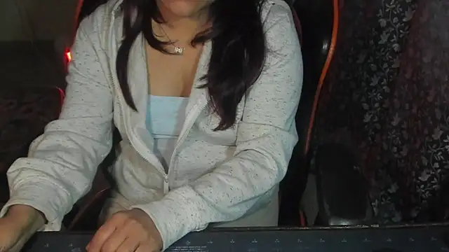 Snapshot of Tannushree chatting on February 3, 2026, 11:10 pm Tannushree online show from February 3, 2026, 11:10 pm