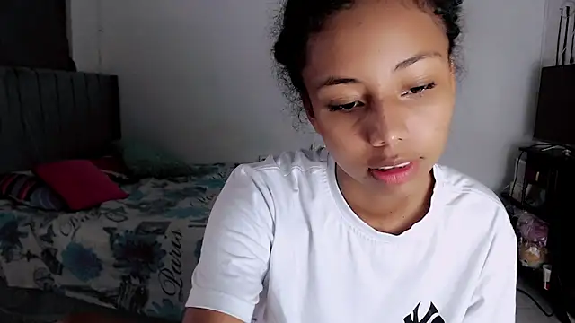 Snapshot of linda_brown_ chatting on February 13, 2026, 1:18 pm linda brown online show from February 13, 2026, 1:18 pm