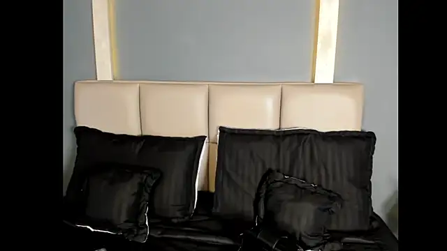 ChloeVixen online show from January 7, 2026, 7:05 pm