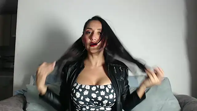 samanta xi online show from March 14, 2026, 4:07 am