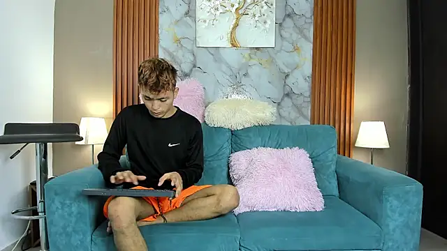 AVENGER BOYS2026 online show from February 25, 2026, 7:34 pm