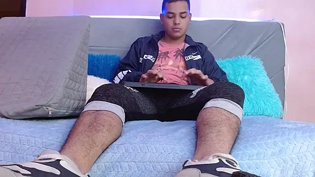 studentdeivy  online show from February 7, 2026, 9:57 am