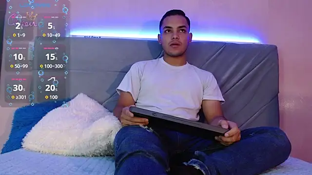 studentdeivy  online show from February 25, 2026, 10:58 am