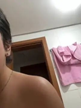 martinakawj online show from January 10, 2026, 3:52 am