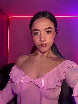 crystal dlun online show from January 16, 2026, 4:33 pm