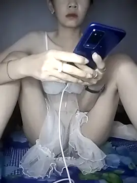 -Nicole-e online show from January 13, 2026, 12:49 am