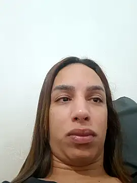 Snapshot of ofjuliaa chatting on February 18, 2026, 2:24 pm ofjuliaa online show from February 18, 2026, 2:24 pm