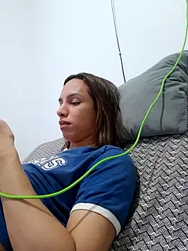 Snapshot of ofjuliaa chatting on February 19, 2026, 2:29 am ofjuliaa online show from February 19, 2026, 2:29 am