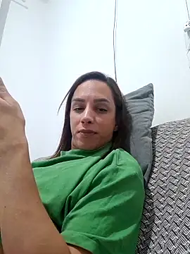 Snapshot of ofjuliaa chatting on February 21, 2026, 3:18 am ofjuliaa online show from February 21, 2026, 3:18 am