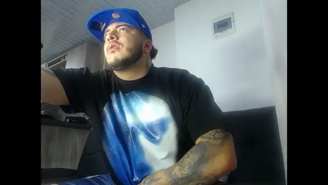 Snapshot of Nero_VanHelsing chatting on February 1, 2026, 5:06 am Nero VanHelsing online show from February 1, 2026, 5:06 am