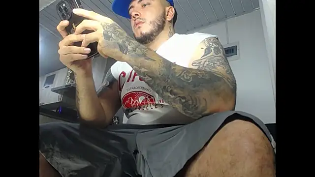 Snapshot of Nero_VanHelsing chatting on March 27, 2026, 8:26 am Nero VanHelsing online show from March 27, 2026, 8:26 am