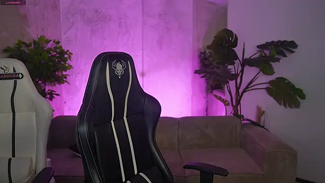 Mila Rose054 online show from April 17, 2026, 7:22 am