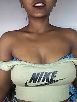 Snapshot of Royal-girl78 chatting on January 6, 2026, 4:11 pm Royal-girl78 online show from January 6, 2026, 4:11 pm