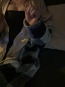 Snapshot of ambertje255 chatting on January 17, 2026, 7:28 pm ambertje255 online show from January 17, 2026, 7:28 pm