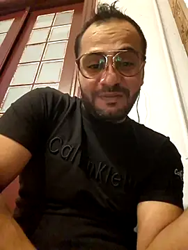 Snapshot of julian-112 chatting on January 9, 2026, 10:22 pm julian-112 online show from January 9, 2026, 10:22 pm