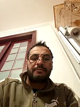 Snapshot of julian-112 chatting on January 14, 2026, 9:52 pm julian-112 online show from January 14, 2026, 9:52 pm