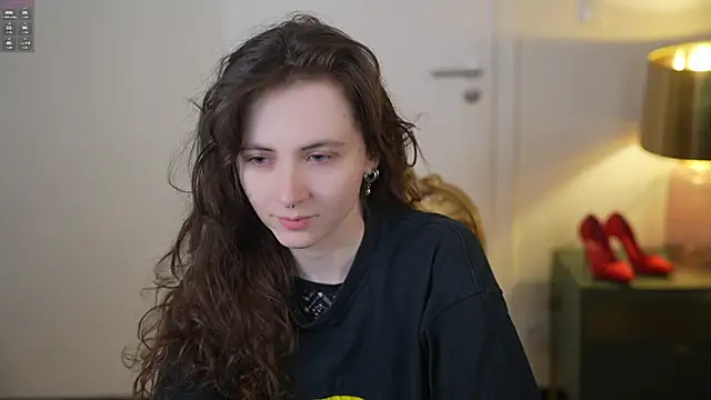 Snapshot of Orly_flame chatting on February 1, 2026, 8:02 am Orly flame online show from February 1, 2026, 8:02 am