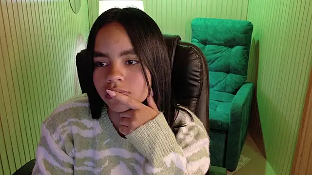 SofiaMante  online show from March 25, 2026, 9:21 pm