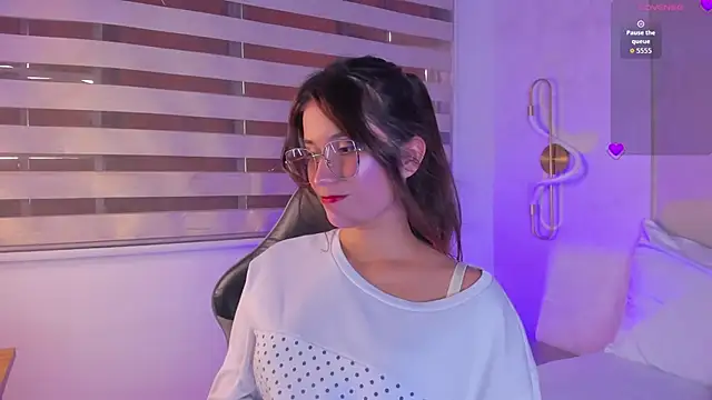 scarlett rosse x online show from April 17, 2026, 7:17 pm