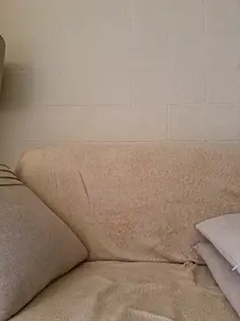 larizinha2026 online show from February 27, 2026, 4:18 pm