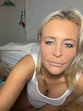 AliceDx online show from February 12, 2026, 10:05 pm