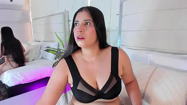 LunaKarther online show from March 12, 2026, 12:22 pm