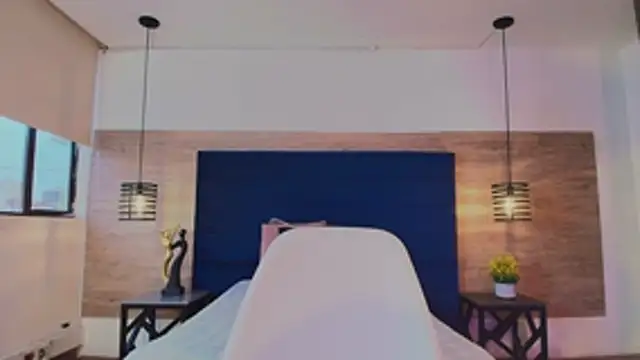 Ellie-Alves online show from April 15, 2026, 5:20 pm