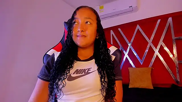 Snapshot of sweetdesireasm chatting on February 6, 2026, 8:01 pm sweetdesireasm online show from February 6, 2026, 8:01 pm