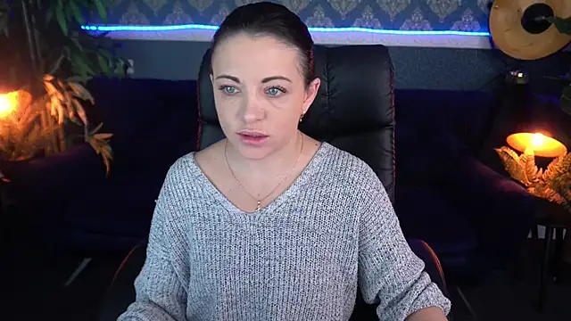 Dafni Monn online show from November 29, 2025, 1:47 pm