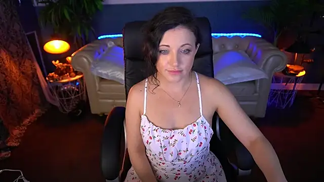Dafni Monn online show from June 9, 2026, 5:41 am