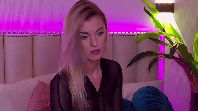 AvrilSkyy online show from January 12, 2026, 6:07 am