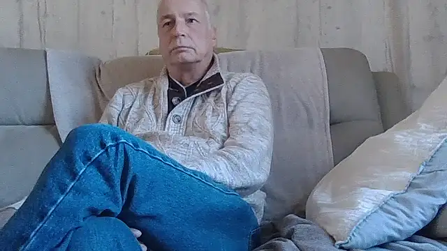 Helinetrav online show from March 1, 2026, 10:06 am