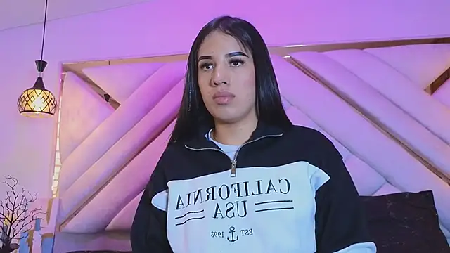 zoevg online show from March 20, 2026, 12:43 pm