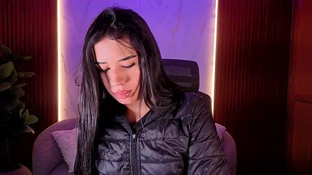 zoevg online show from April 10, 2026, 12:10 pm