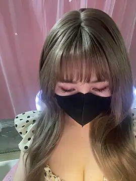 -Violet-t online show from April 10, 2026, 1:33 am