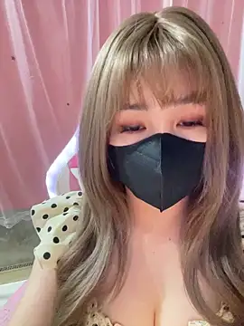 -Violet-t online show from April 15, 2026, 1:07 pm