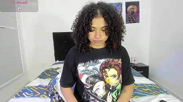 Itsmaraia2002 online show from May 14, 2026, 10:38 pm