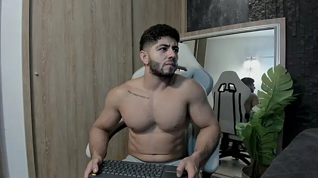 Snapshot of Thiago_moretti chatting on May 25, 2026, 12:05 am Thiago moretti online show from May 25, 2026, 12:05 am