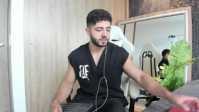Snapshot of Thiago_moretti chatting on June 3, 2026, 10:26 pm Thiago moretti online show from June 3, 2026, 10:26 pm